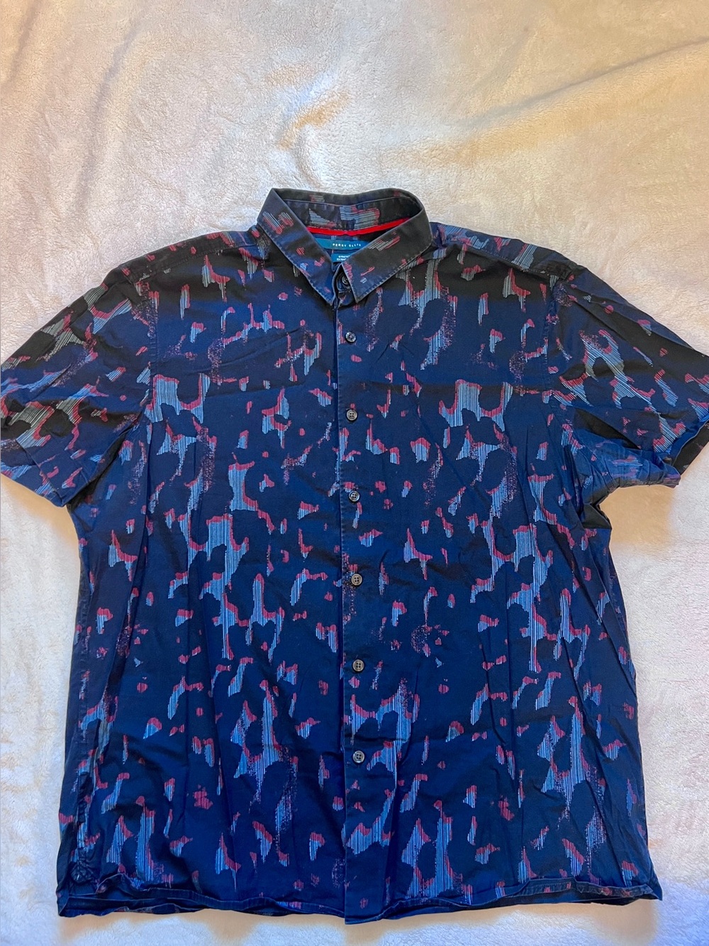 Perry Ellis Navy Short-Sleeve Button-Down with Abstract Pattern - Picture 2 of 4